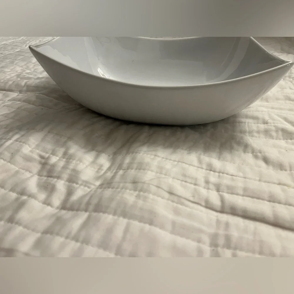Fitz & Floyd Nevaeh White (Bone) serving bowl